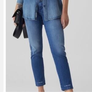 Closed jeans split hem raw hem size 26  Women's Ankle Capri Cropped Blue Jeans
